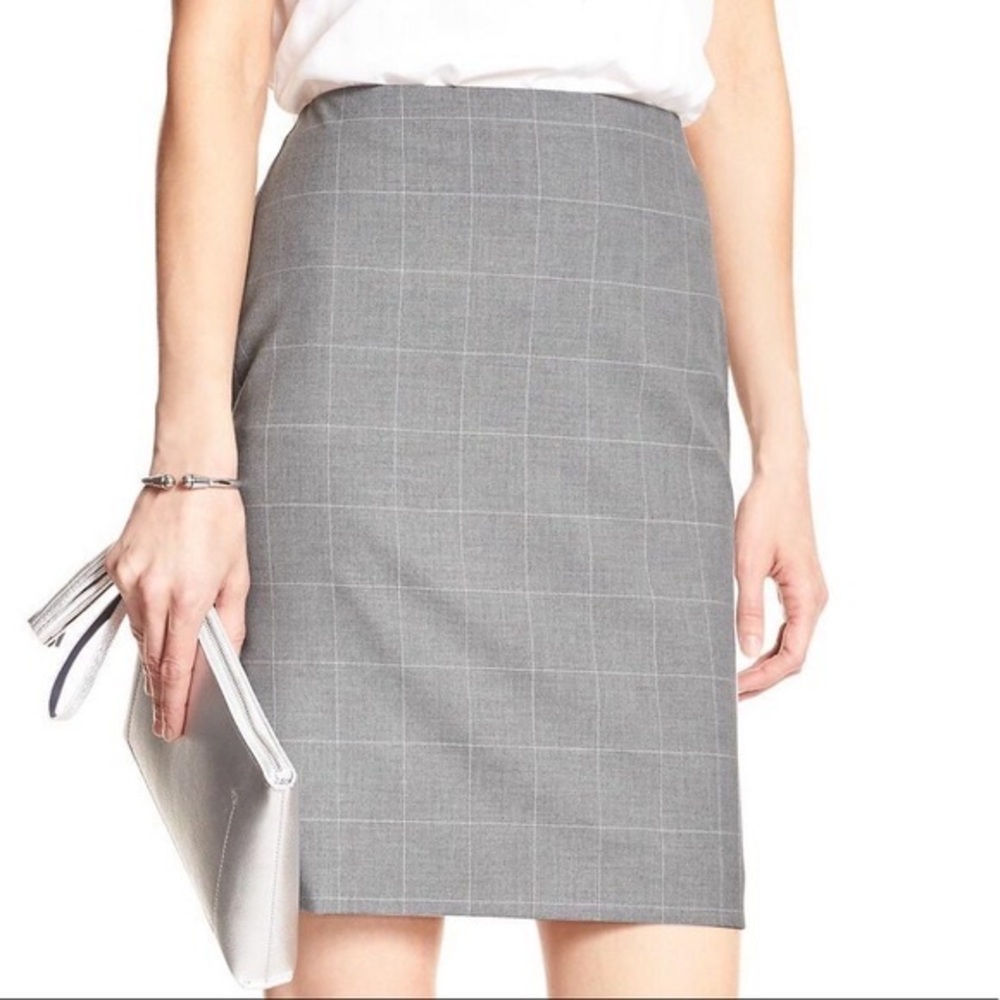 ✨Host Pick✨ Banana Republic Petite Windowpane Plaid Pencil Skirt